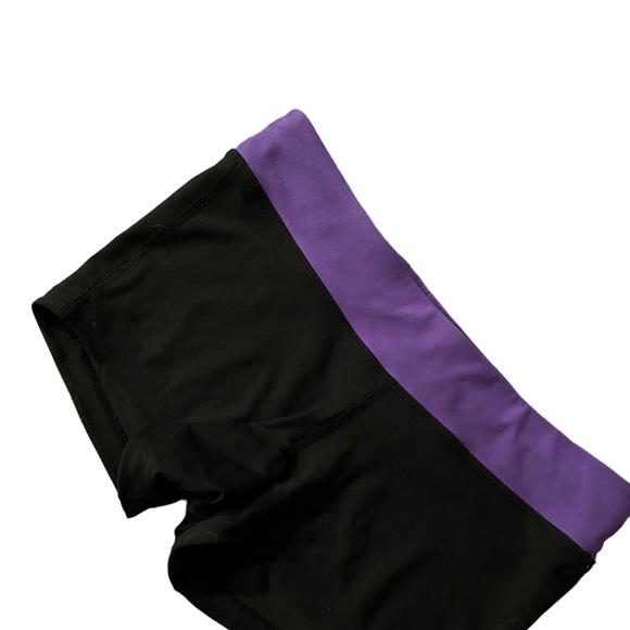 NIKE BOOTY SHORTS 2 IDENTICAL PAIRS - Picture 7 of 8